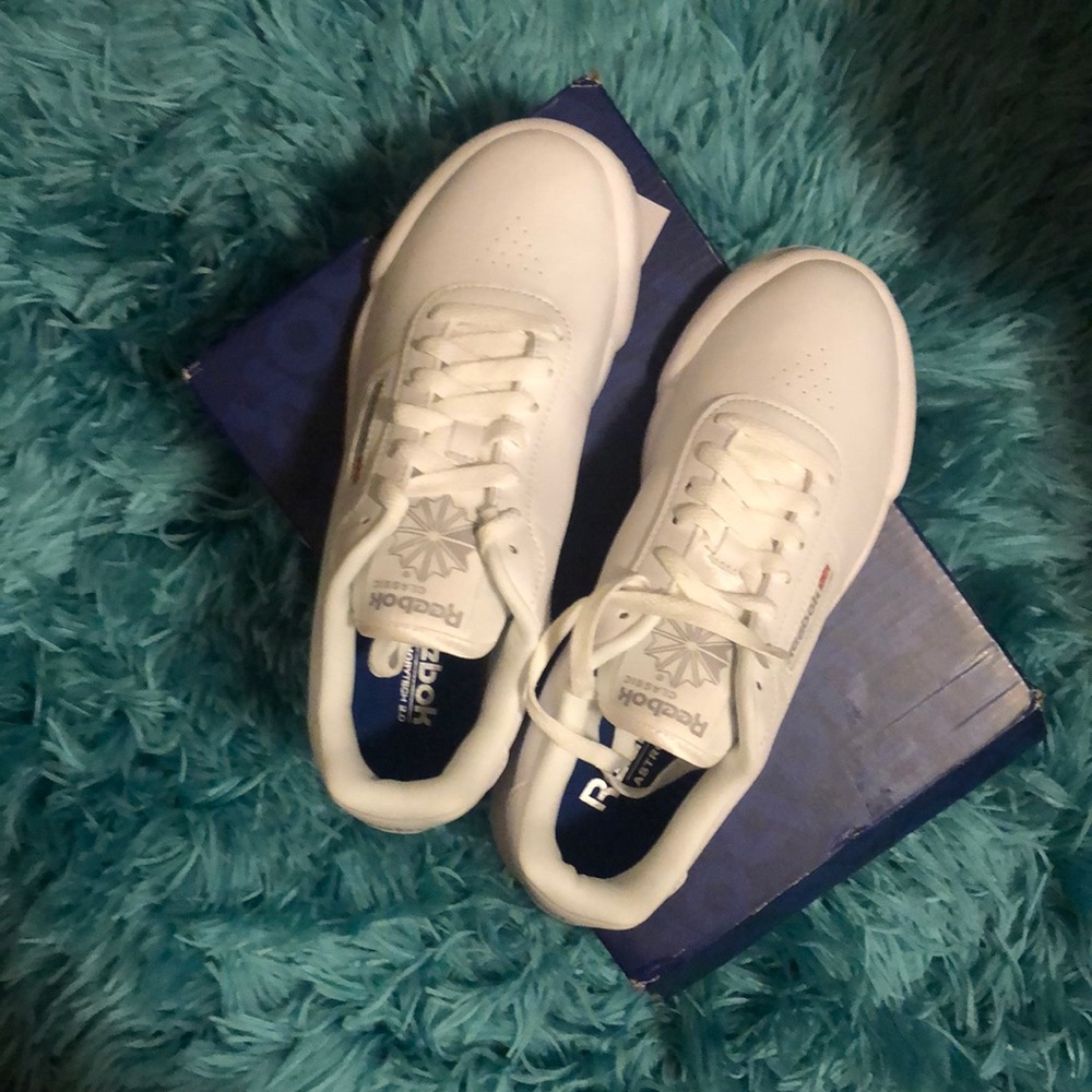 Brand new never been word Reebok sneakers size 7.5